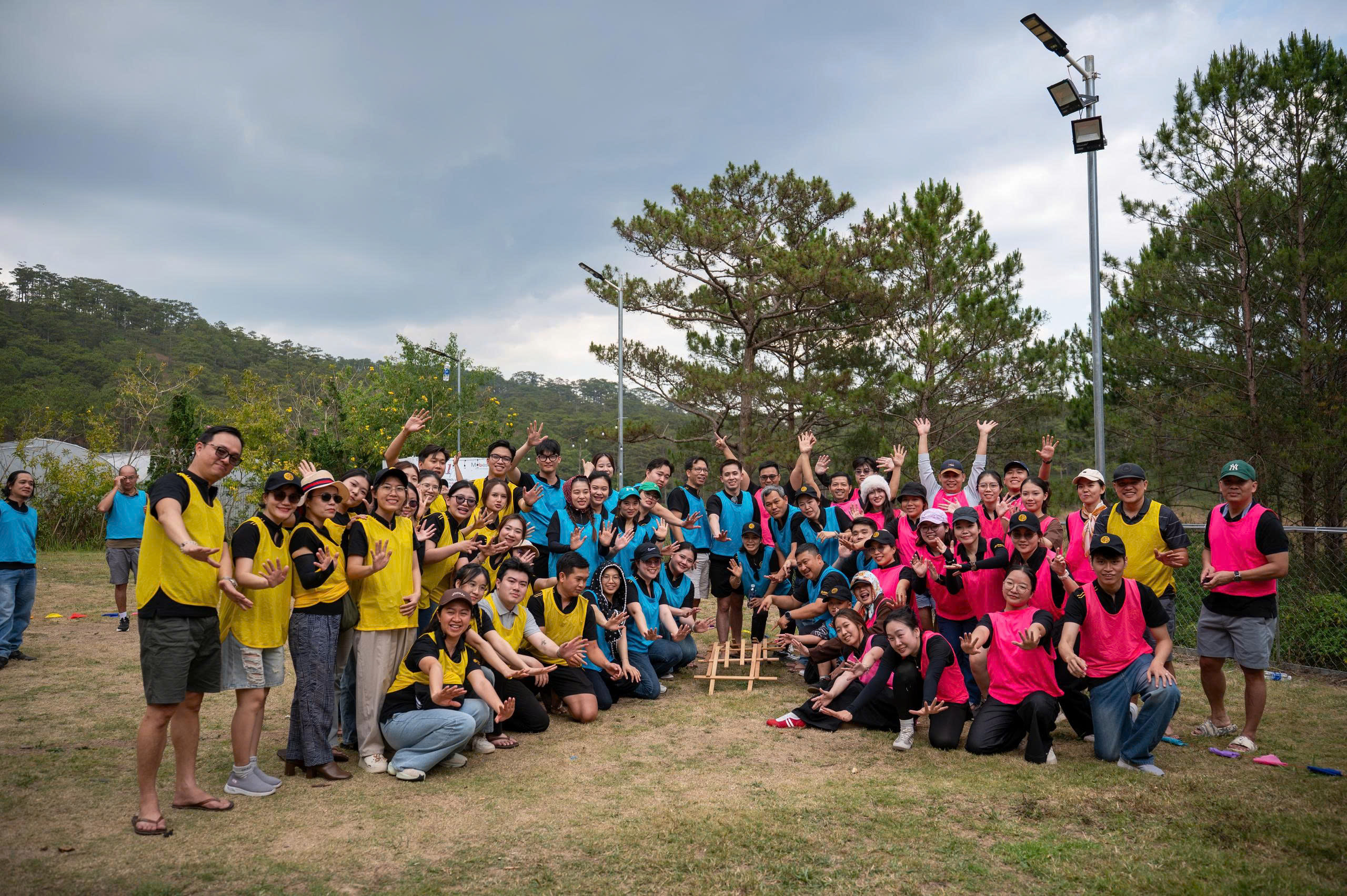 chi phí tổ chức team building trọn gói