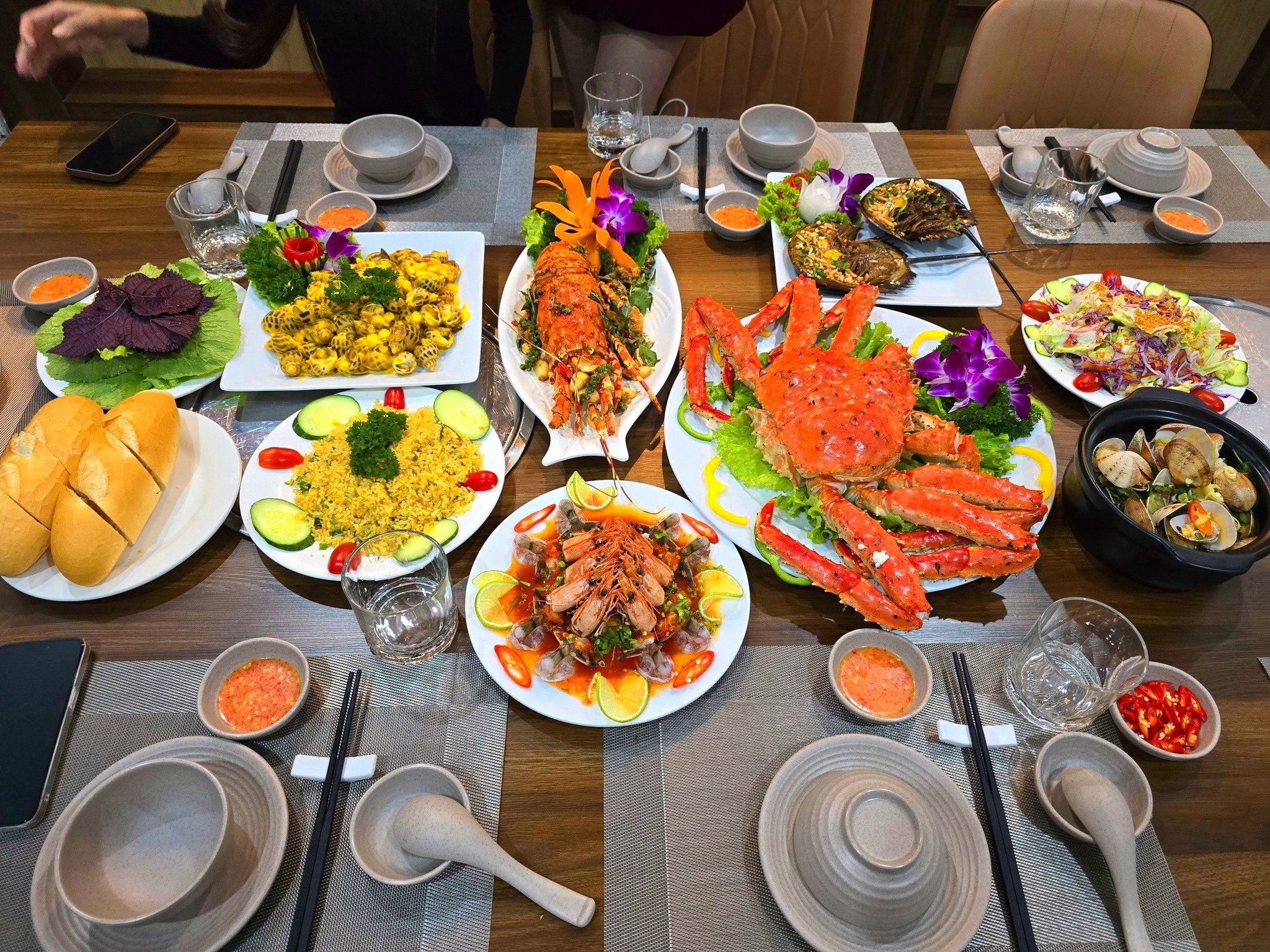 menu nhà hàng đa dạng